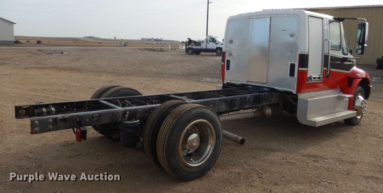 image for item DK3274 2009 International 4300  truck cab and chassis