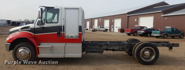 image for item DK3274 2009 International 4300  truck cab and chassis