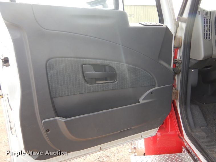 image for item DK3274 2009 International 4300  truck cab and chassis