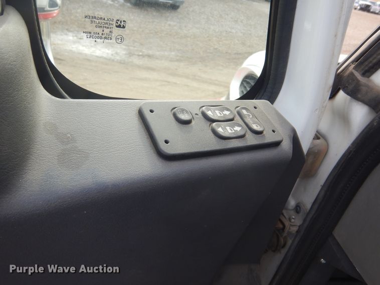 image for item DK3274 2009 International 4300  truck cab and chassis