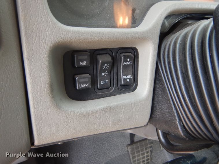 image for item DK3274 2009 International 4300  truck cab and chassis