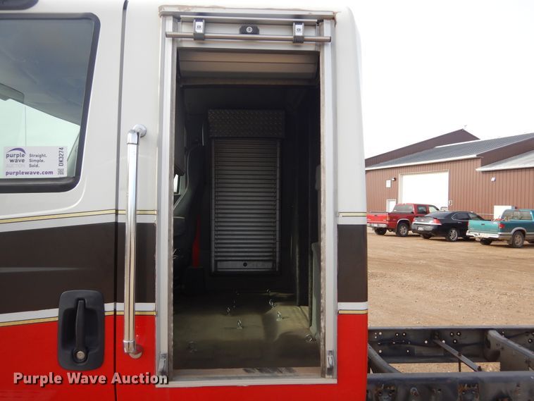 image for item DK3274 2009 International 4300  truck cab and chassis