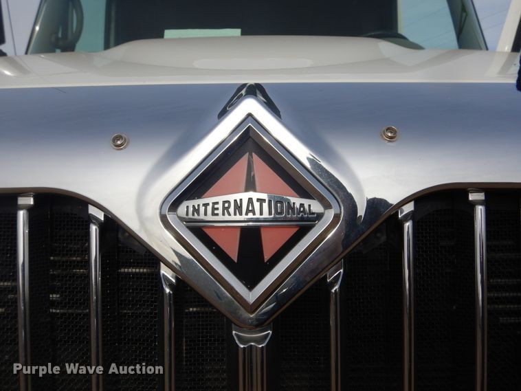 image for item DK3274 2009 International 4300  truck cab and chassis