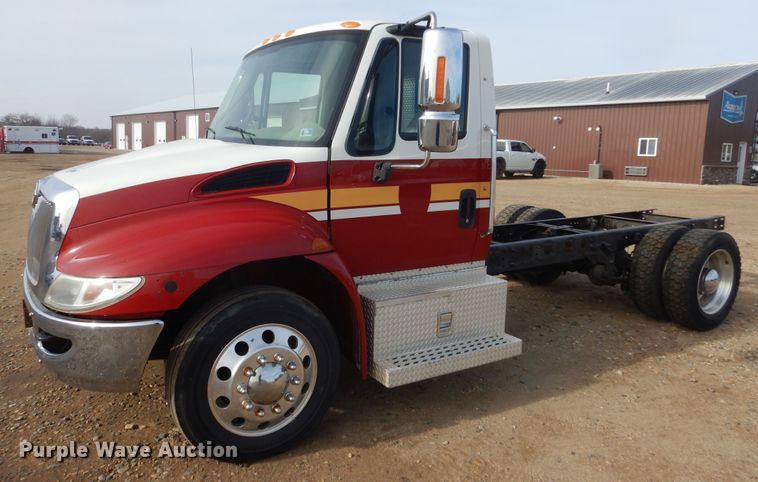 image for item DK3276 2009 International 4300  truck cab and chassis