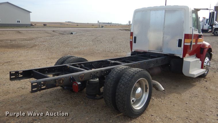 image for item DK3276 2009 International 4300  truck cab and chassis