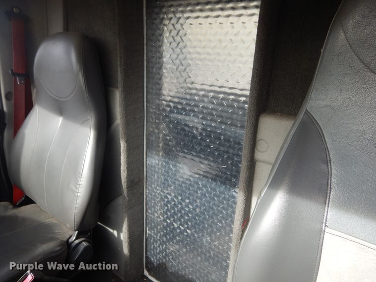 image for item DK3276 2009 International 4300  truck cab and chassis