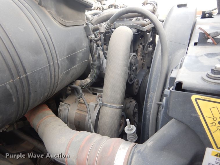 image for item DK3276 2009 International 4300  truck cab and chassis