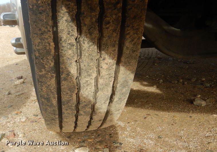 image for item DK3276 2009 International 4300  truck cab and chassis