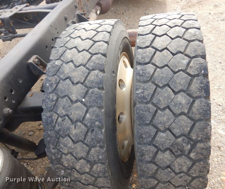 image for item DK3276 2009 International 4300  truck cab and chassis