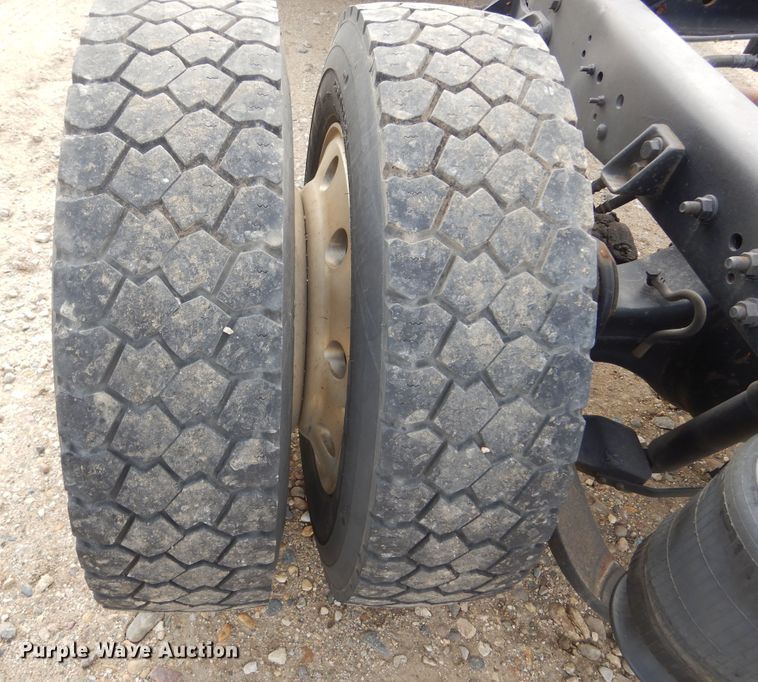 image for item DK3276 2009 International 4300  truck cab and chassis