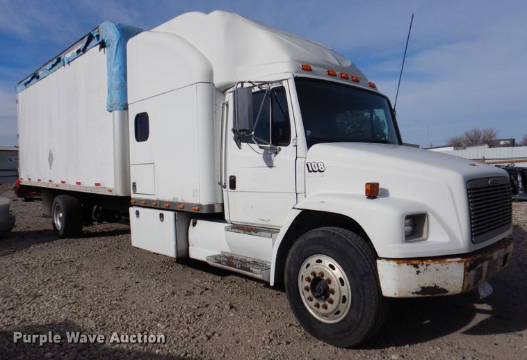 image for item DK8683 2000 Freightliner FL70  box truck