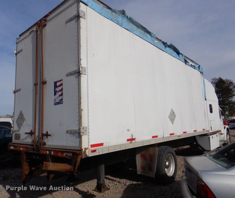 image for item DK8683 2000 Freightliner FL70  box truck
