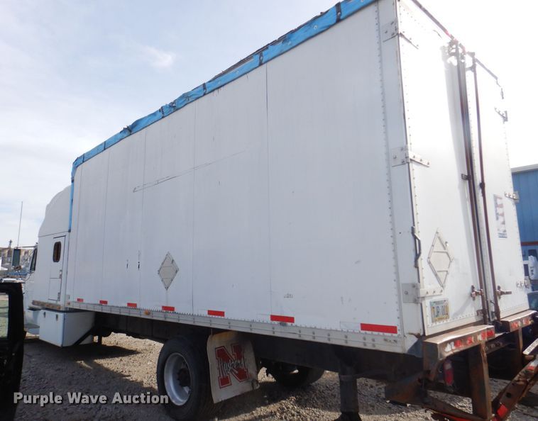 image for item DK8683 2000 Freightliner FL70  box truck