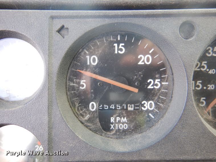 image for item DK8683 2000 Freightliner FL70  box truck