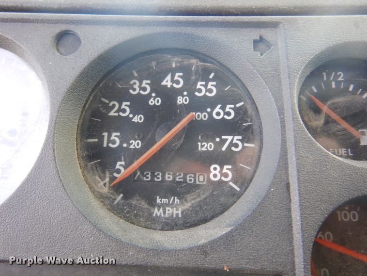 image for item DK8683 2000 Freightliner FL70  box truck