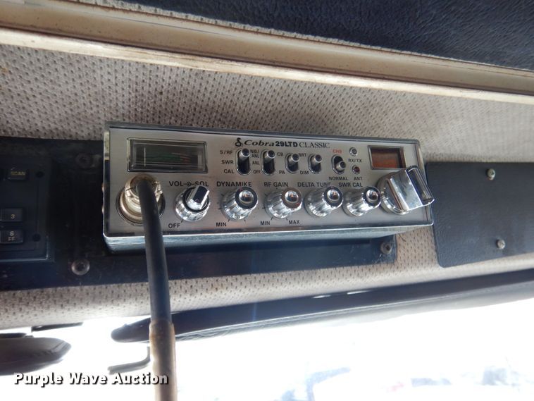 image for item DK8683 2000 Freightliner FL70  box truck