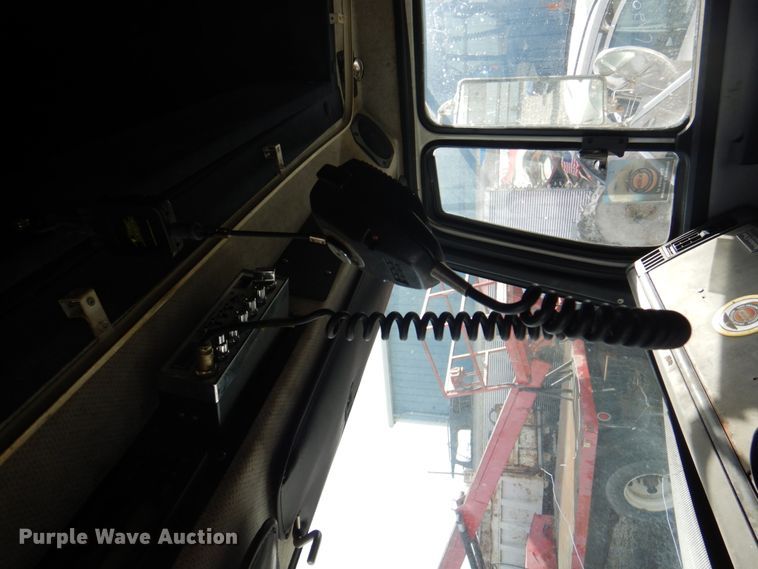 image for item DK8683 2000 Freightliner FL70  box truck