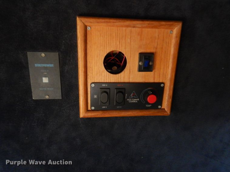 image for item DK8683 2000 Freightliner FL70  box truck