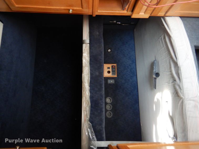 image for item DK8683 2000 Freightliner FL70  box truck