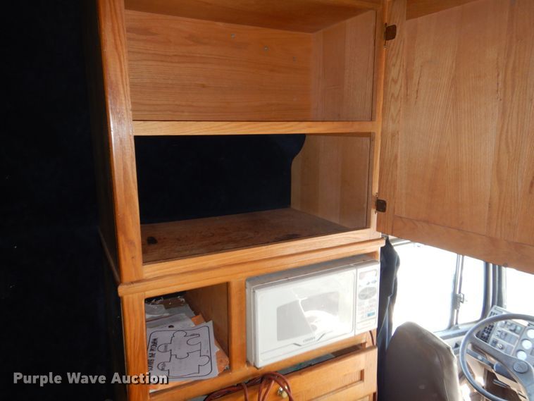 image for item DK8683 2000 Freightliner FL70  box truck