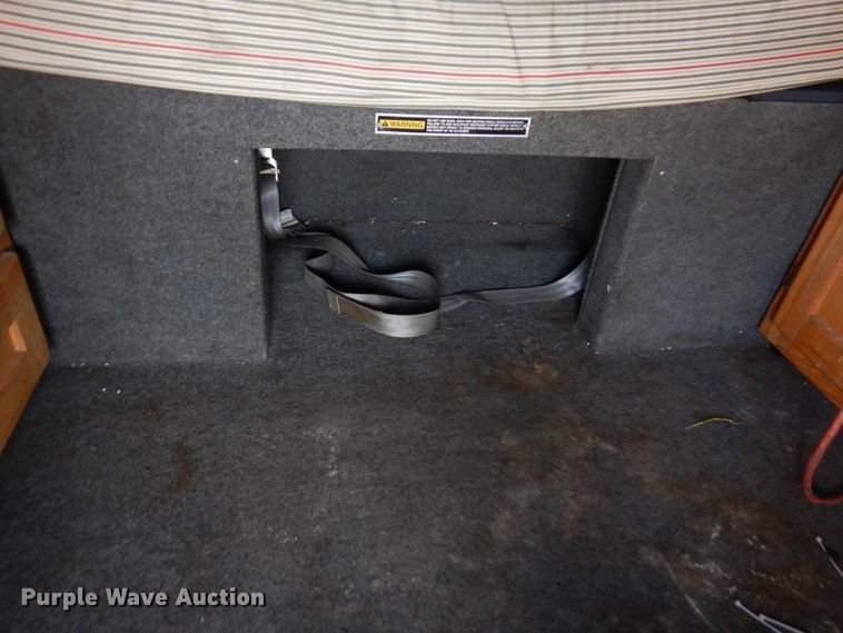 image for item DK8683 2000 Freightliner FL70  box truck