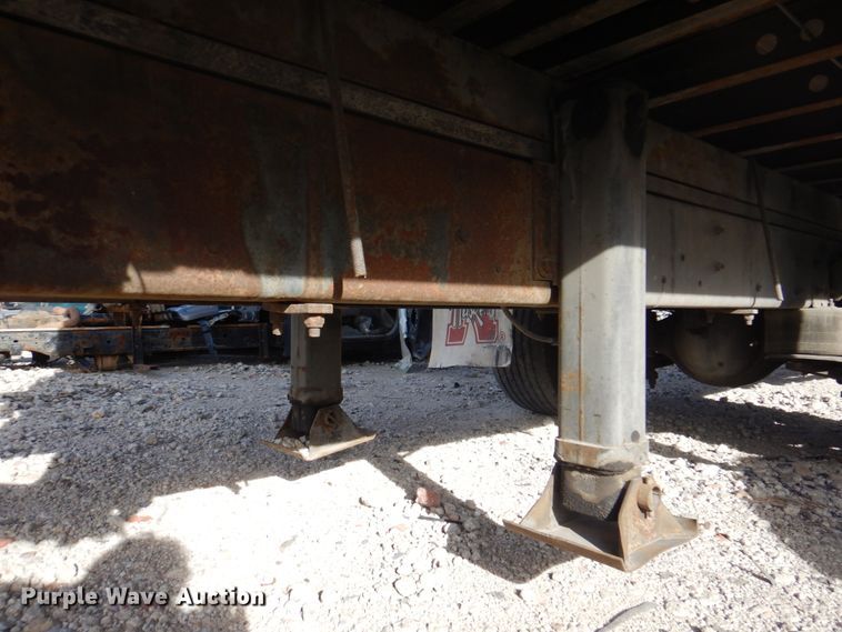 image for item DK8683 2000 Freightliner FL70  box truck