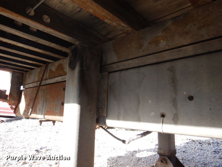 image for item DK8683 2000 Freightliner FL70  box truck