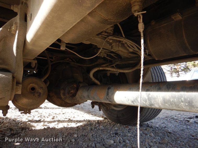 image for item DK8683 2000 Freightliner FL70  box truck