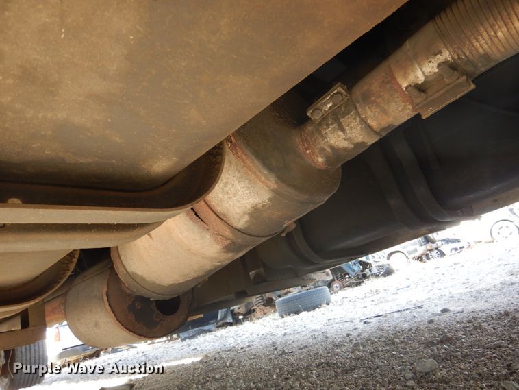 image for item DK8683 2000 Freightliner FL70  box truck