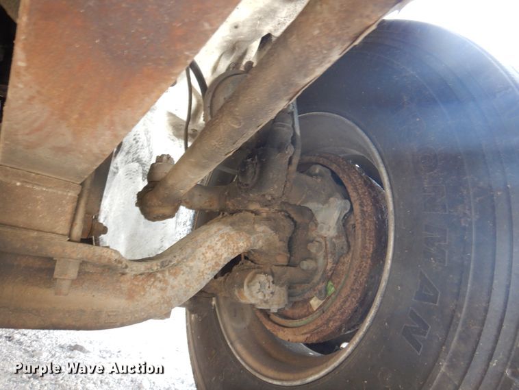 image for item DK8683 2000 Freightliner FL70  box truck