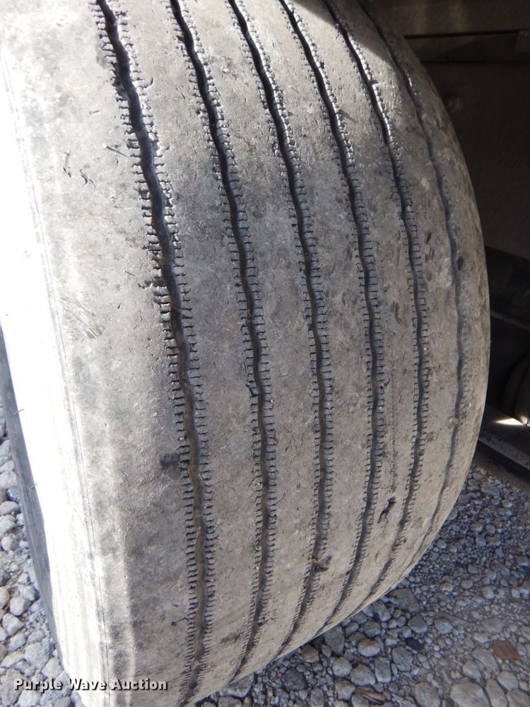 image for item DK8683 2000 Freightliner FL70  box truck