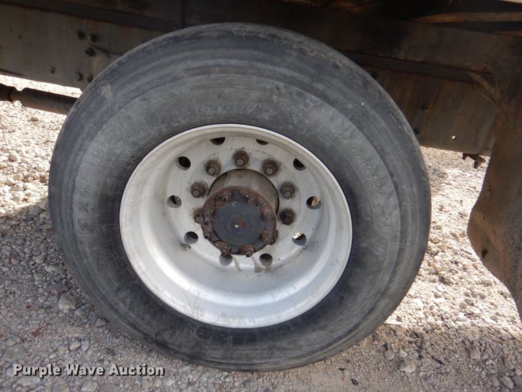 image for item DK8683 2000 Freightliner FL70  box truck