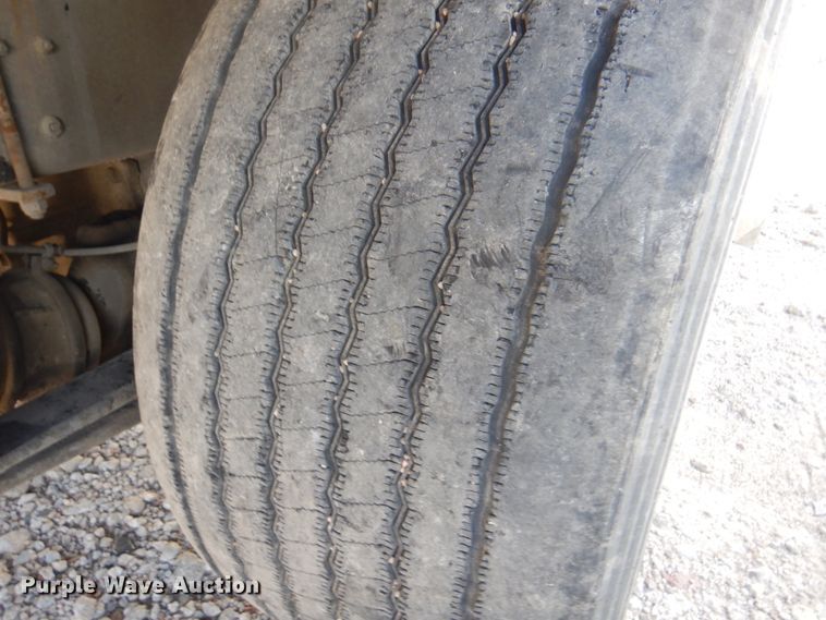 image for item DK8683 2000 Freightliner FL70  box truck