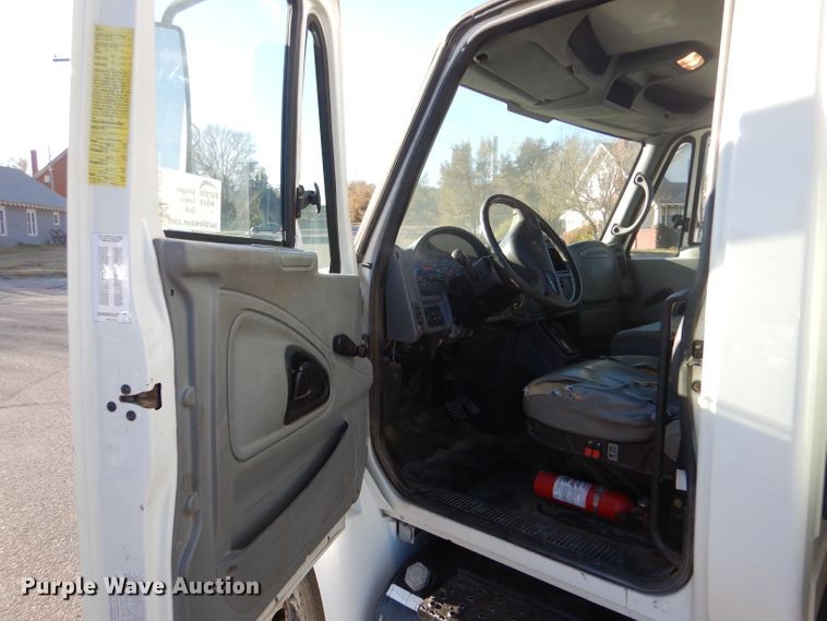 image for item DL3480 2007 International 4300  box truck