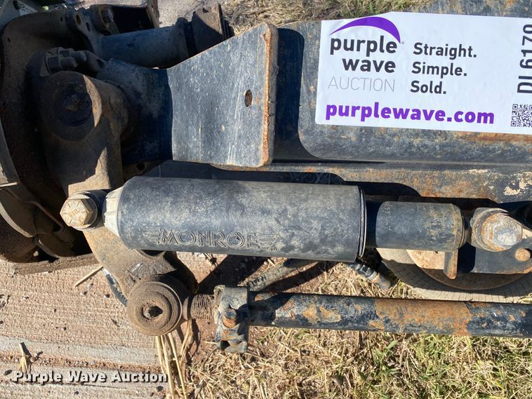 image for item DL6179 Steerable lift axle