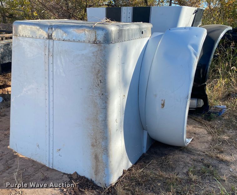 image for item DL6183 Peterbilt hood
