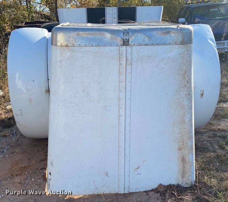 image for item DL6183 Peterbilt hood