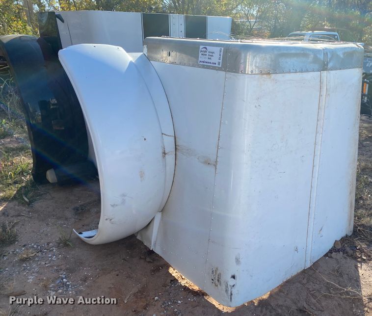 image for item DL6183 Peterbilt hood