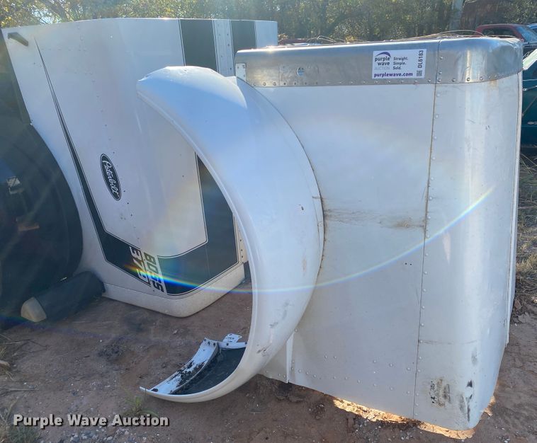 image for item DL6183 Peterbilt hood