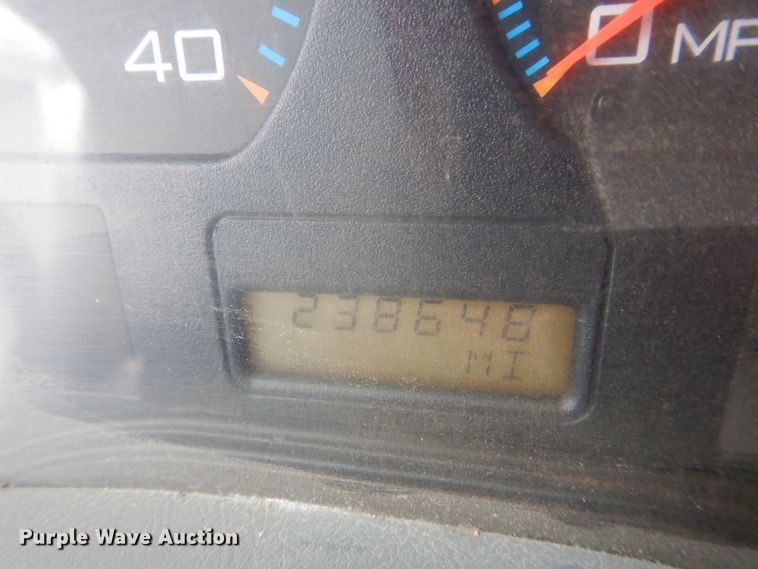 image for item DM0663 2005 International 7500  fuel truck