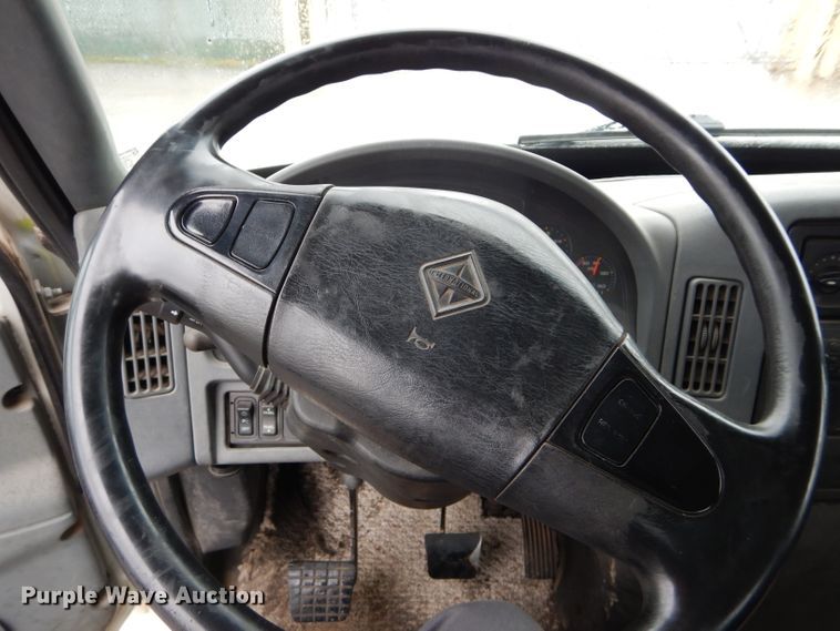 image for item DM0663 2005 International 7500  fuel truck