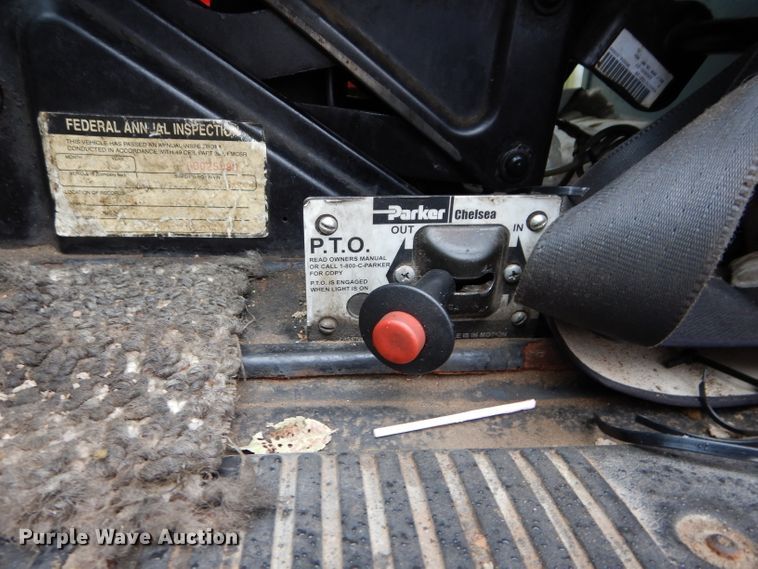 image for item DM0663 2005 International 7500  fuel truck