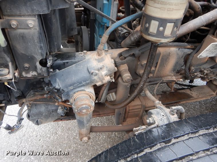 image for item DM0663 2005 International 7500  fuel truck