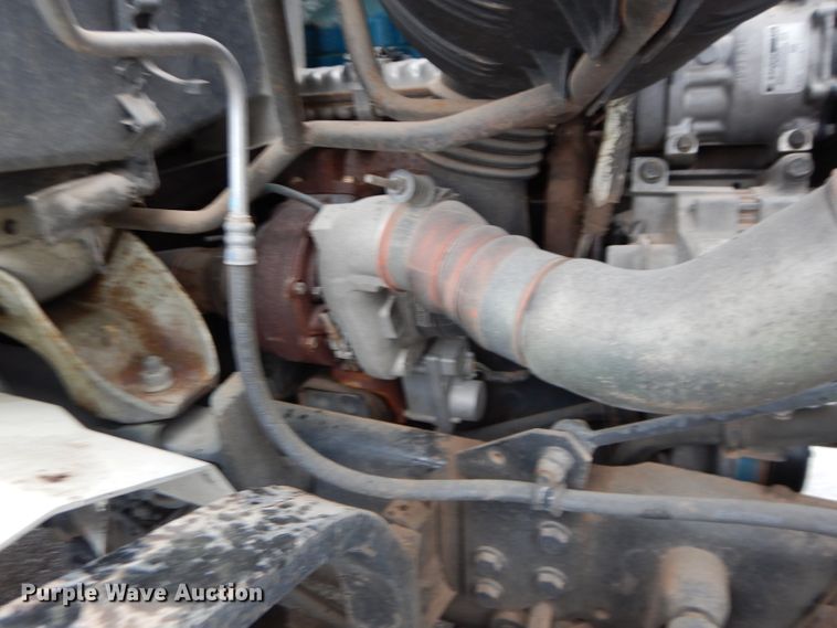 image for item DM0663 2005 International 7500  fuel truck