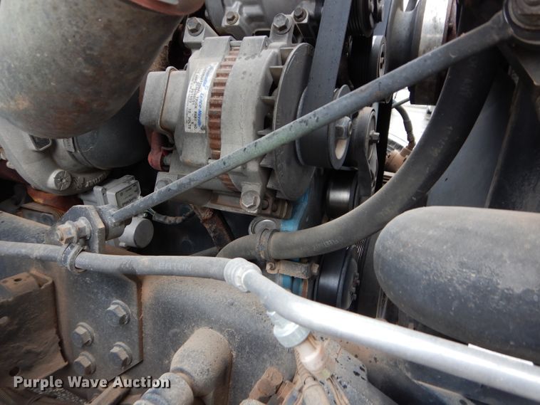 image for item DM0663 2005 International 7500  fuel truck