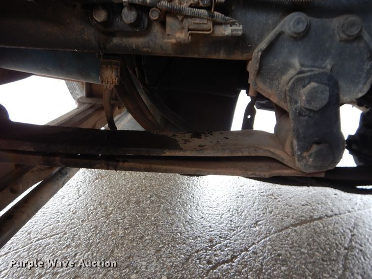 image for item DM0663 2005 International 7500  fuel truck