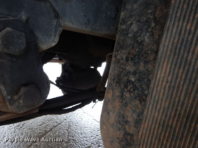 image for item DM0663 2005 International 7500  fuel truck