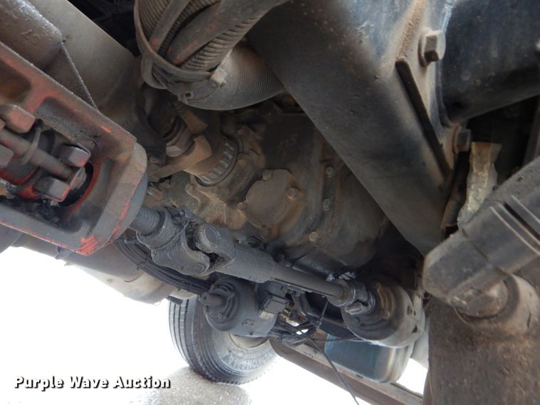 image for item DM0663 2005 International 7500  fuel truck