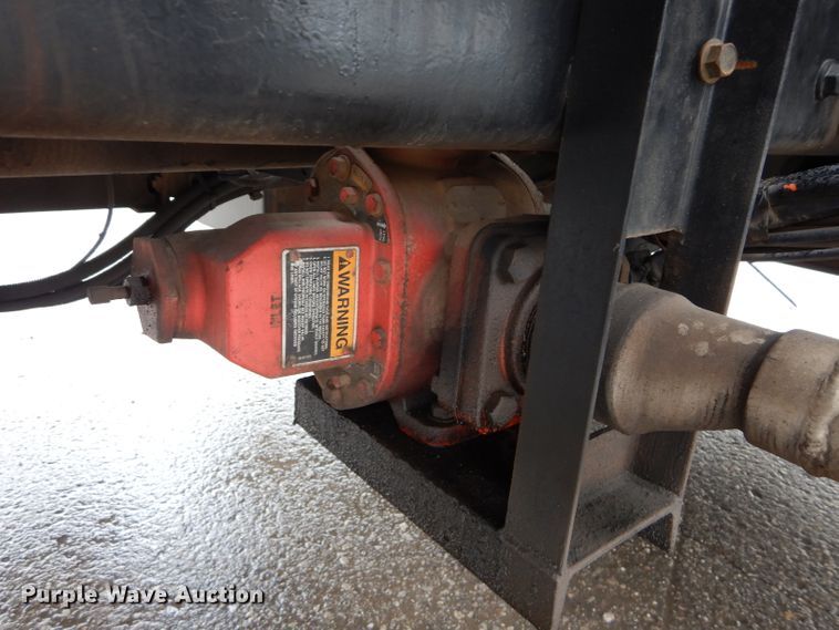 image for item DM0663 2005 International 7500  fuel truck