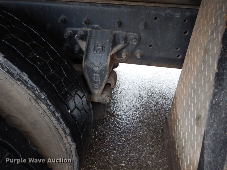 image for item DM0663 2005 International 7500  fuel truck